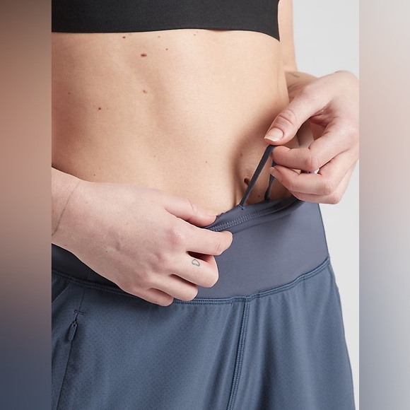 Athleta Distance Jogger Dobby Iron Blue Size Medium Lightweight Run Pant NEW - Picture 3 of 12